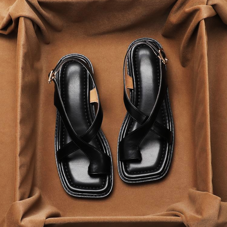 Sandalias cruzadas en cuero italiano