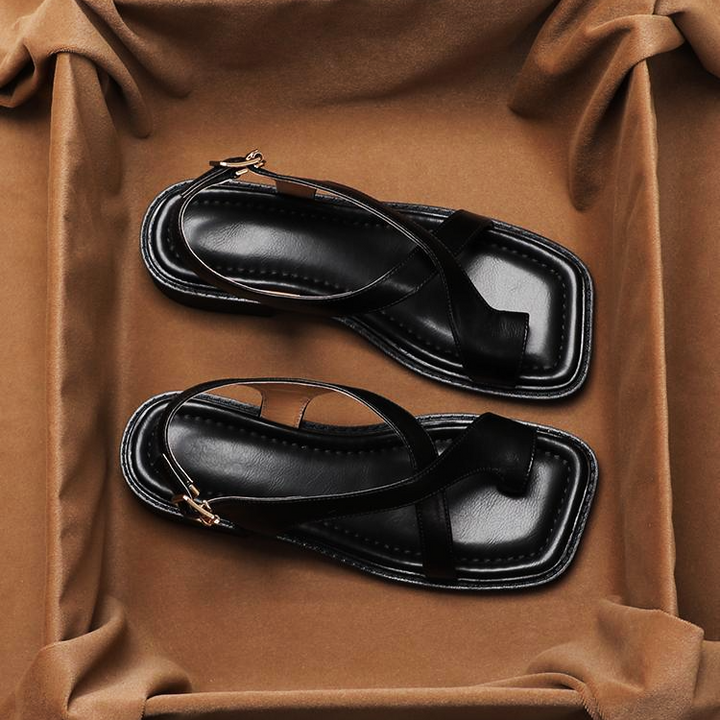 Sandalias cruzadas en cuero italiano