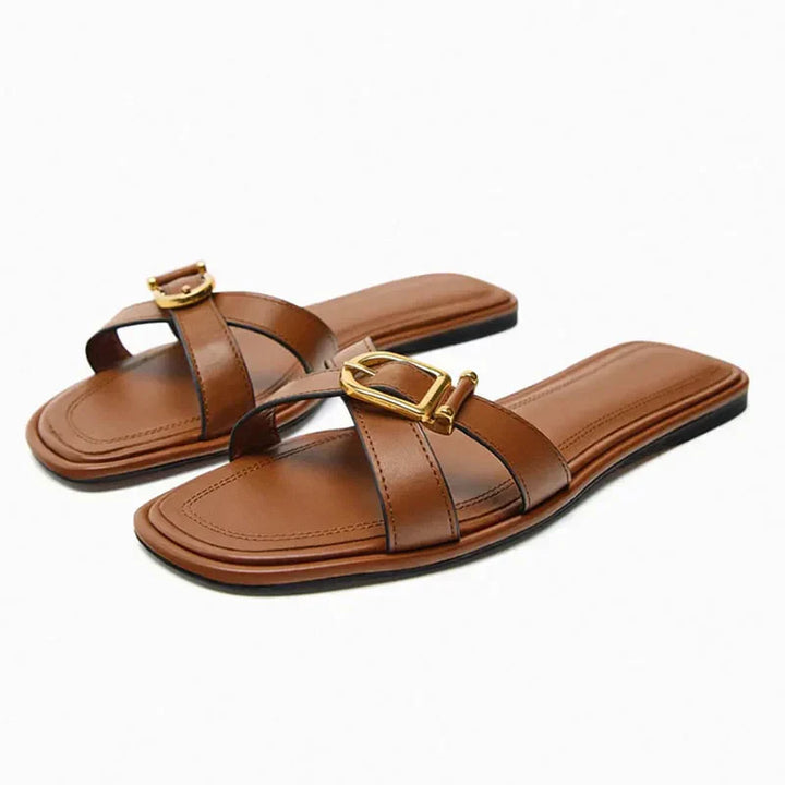 Sandalias de tiras recortadas en cuero italiano