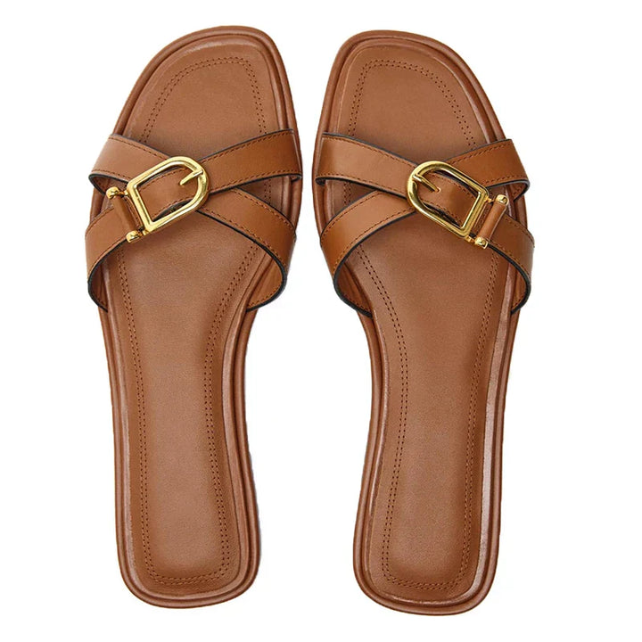 Sandalias de tiras recortadas en cuero italiano