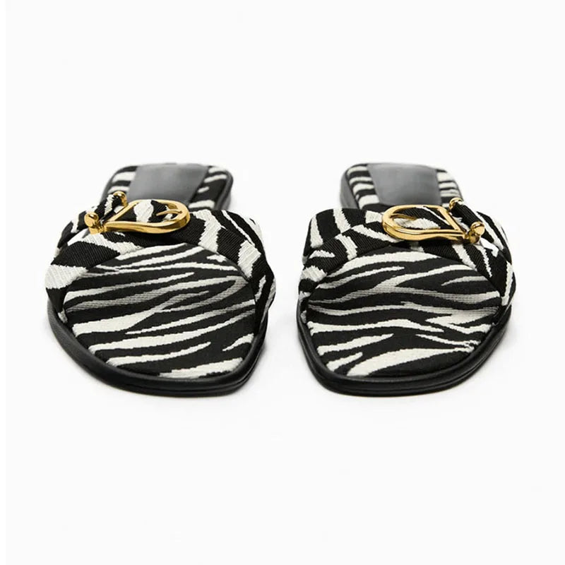 Sandalias de tiras recortadas en cuero italiano