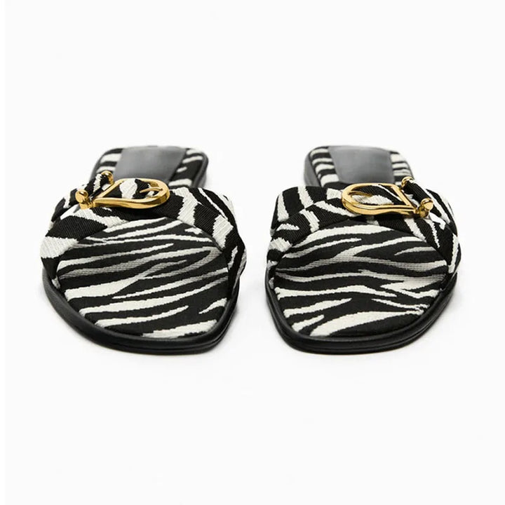 Sandalias de tiras recortadas en cuero italiano