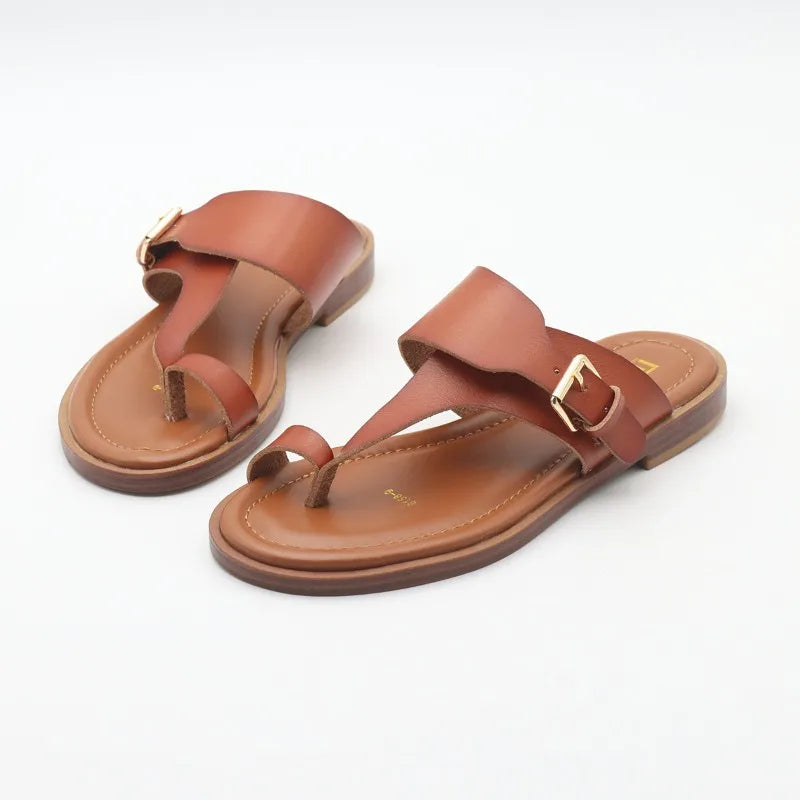 Sandalias Nice de cuero con hebilla