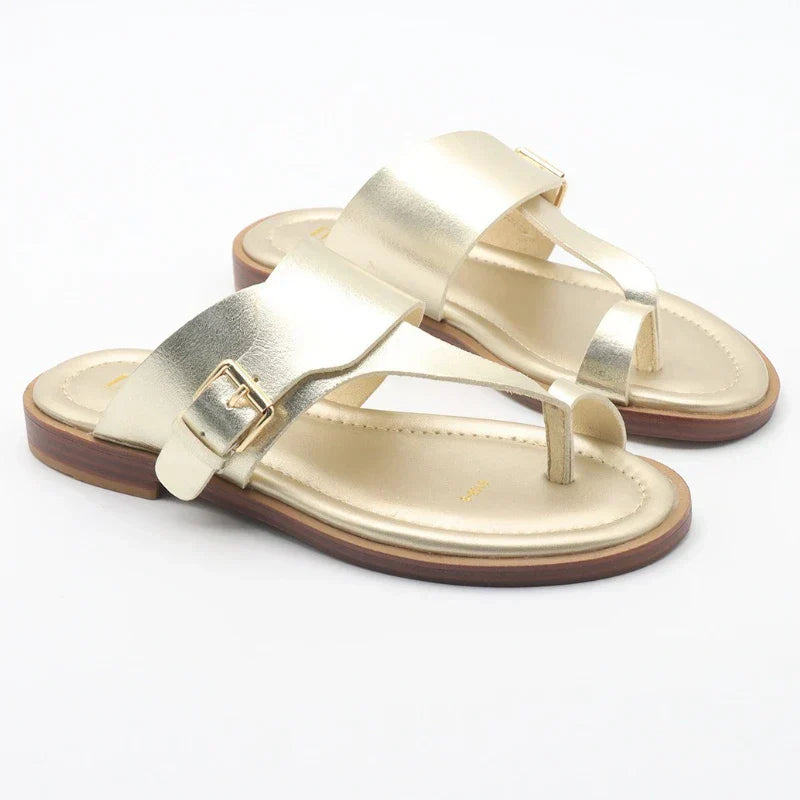 Sandalias Nice de cuero con hebilla