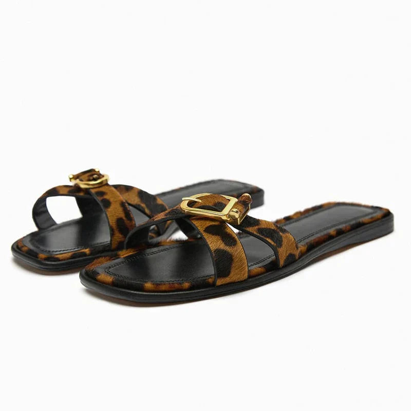 Sandalias de tiras recortadas en cuero italiano