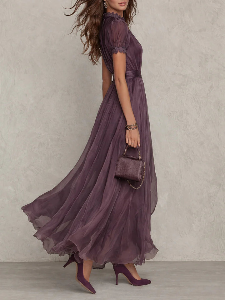 Flavia - Vestido largo morado con escote en lágrima y borde de encaje de chiffon