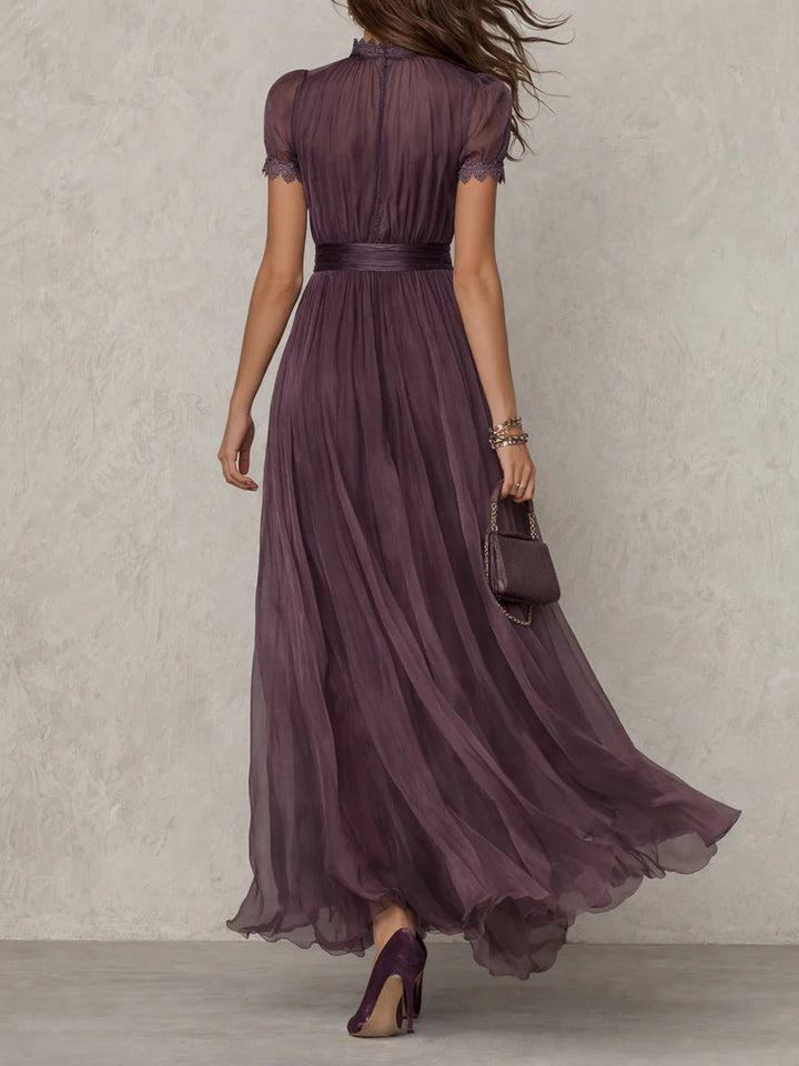 Flavia - Vestido largo morado con escote en lágrima y borde de encaje de chiffon