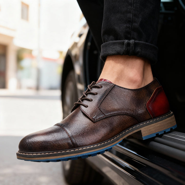 Geoffrey Scott Derbies con Puntera